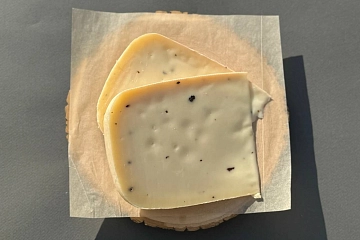 Сыр «Трюфель» с итальянским трюфелем, 50%