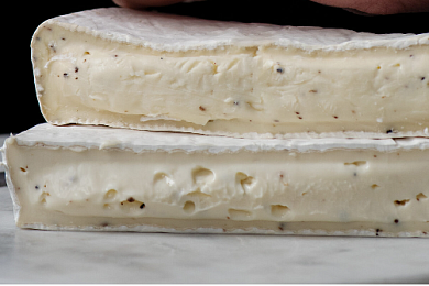 Сыр Бри с трюфелем 43% Кантри вес.