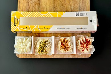 Ассорти мягких сыров из козьего молока в обсыпке из трав 50% 100г