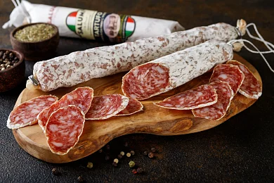 Колбаса полусухая "Салями с трюфелем" 200г