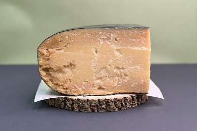 Сыр Пикантин 50% сверхтвердый из овечьего молока