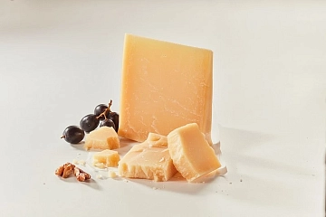 Сыр Пармезан «Айтодор», 40%, выдержка 12 мес. Крым