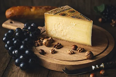 Сыр Грюйер резерв.12 месяцев 49% «Margot Fromages S.A»