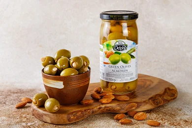 Оливки фаршированные миндалем "Delphi" 350г