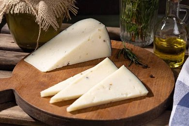 Сыр Гауда из козьего молока с трюфелем "Воронцовские сыры"